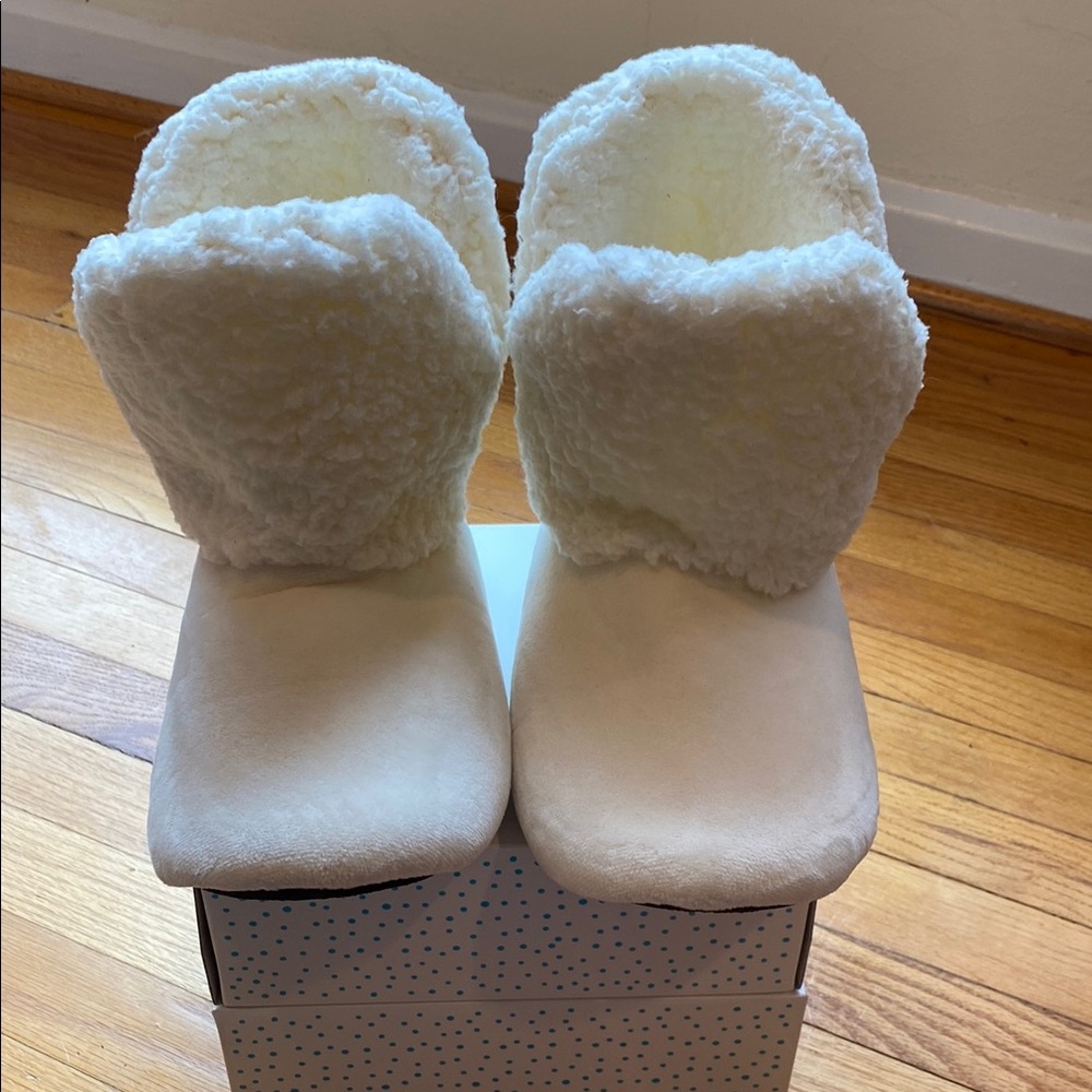 Soft Surroundings Sherpa Bootie Slippers in White Size Large
